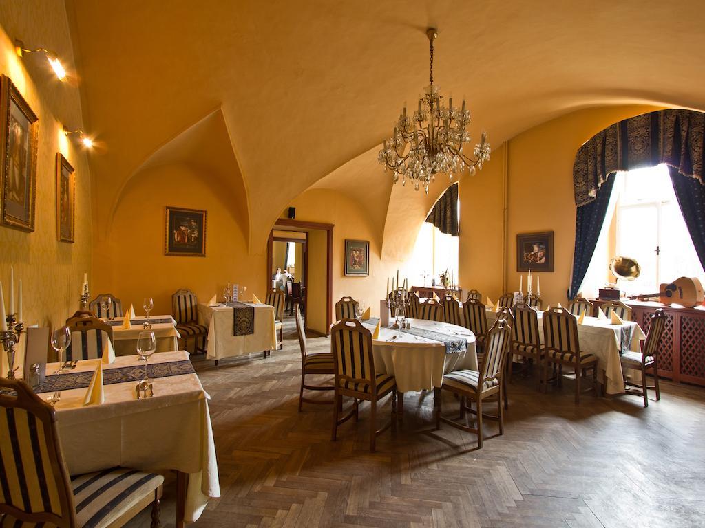 Ea Zamecky Hotel Hrubá Skála 외부 사진