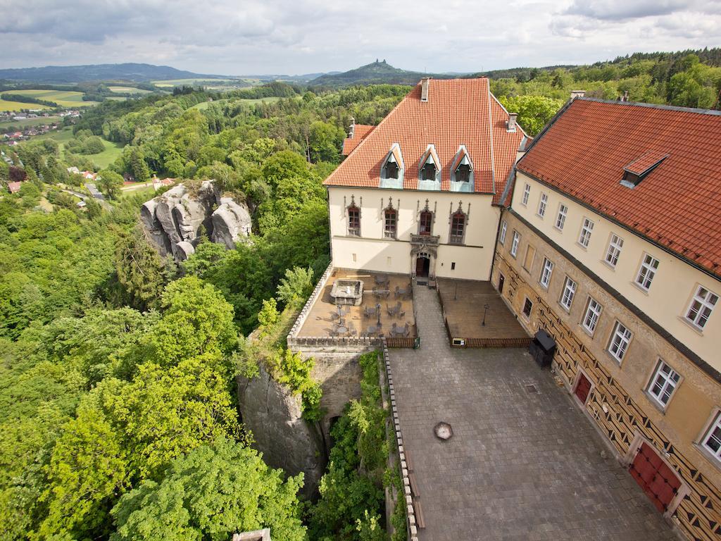 Ea Zamecky Hotel Hrubá Skála 외부 사진