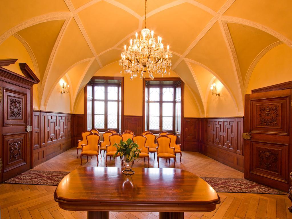 Ea Zamecky Hotel Hrubá Skála 외부 사진