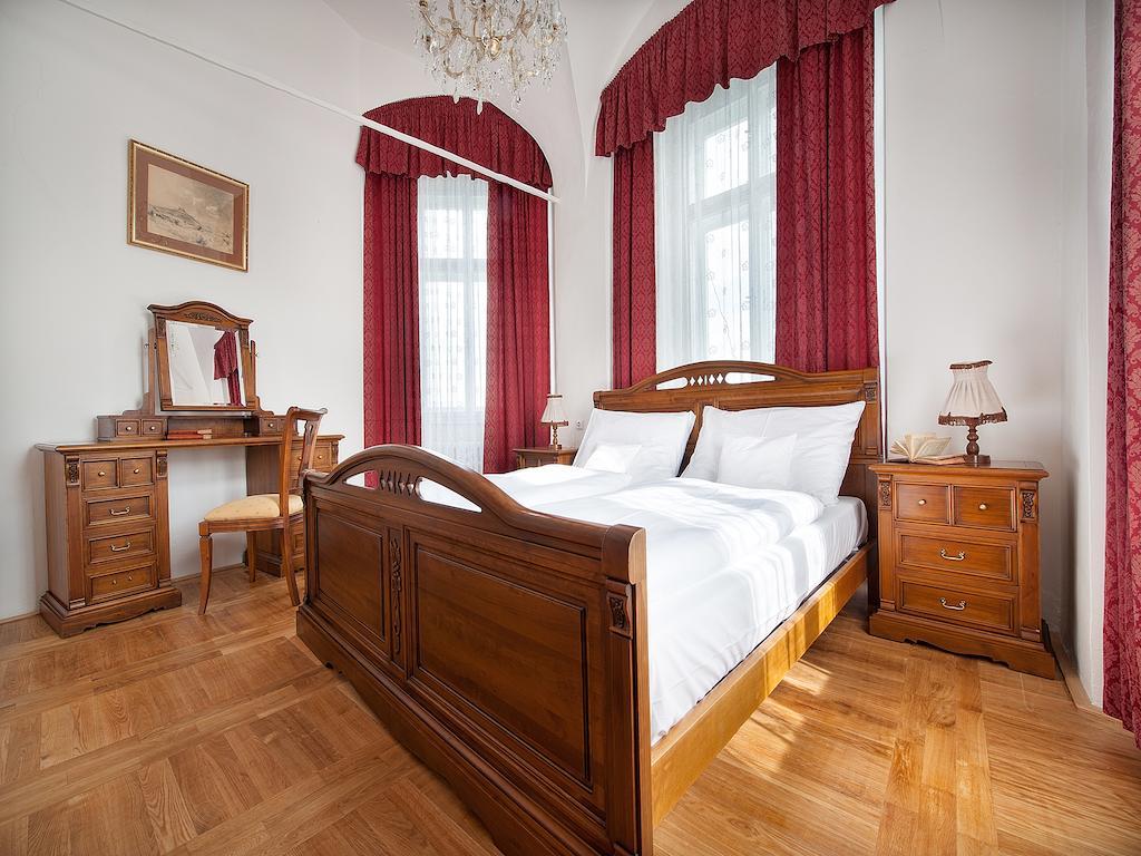 Ea Zamecky Hotel Hrubá Skála 외부 사진