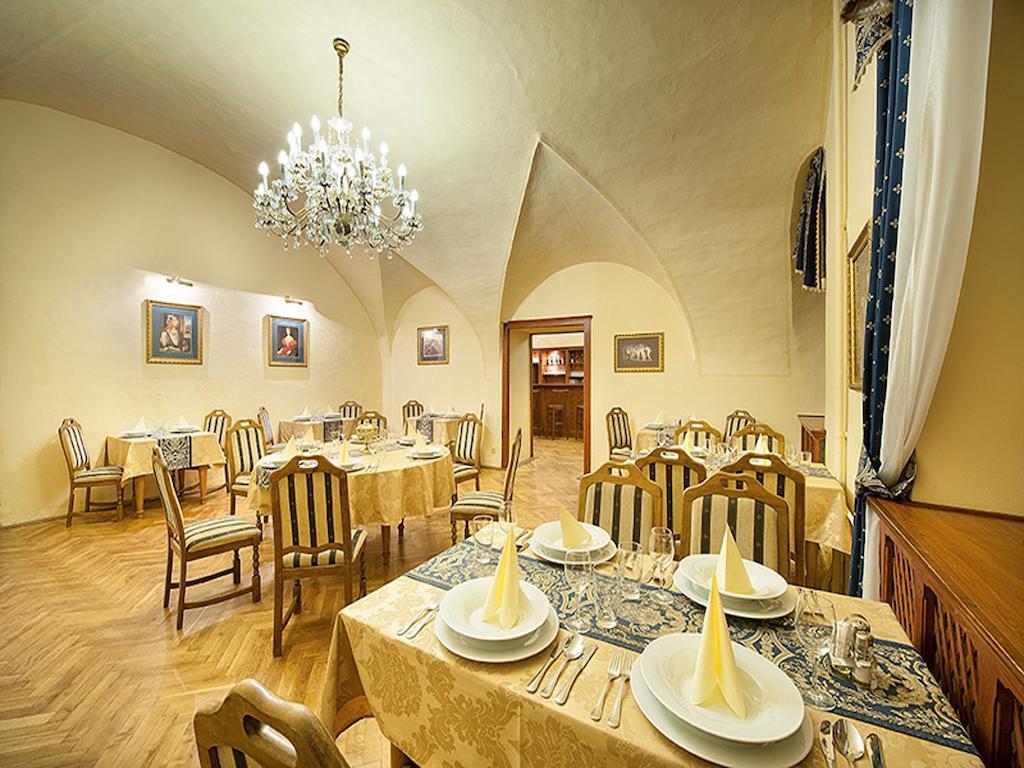 Ea Zamecky Hotel Hrubá Skála 외부 사진