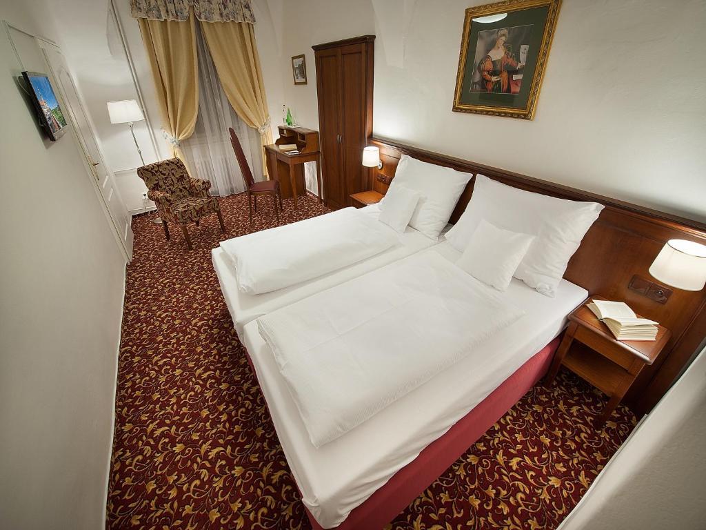 Ea Zamecky Hotel Hrubá Skála 외부 사진