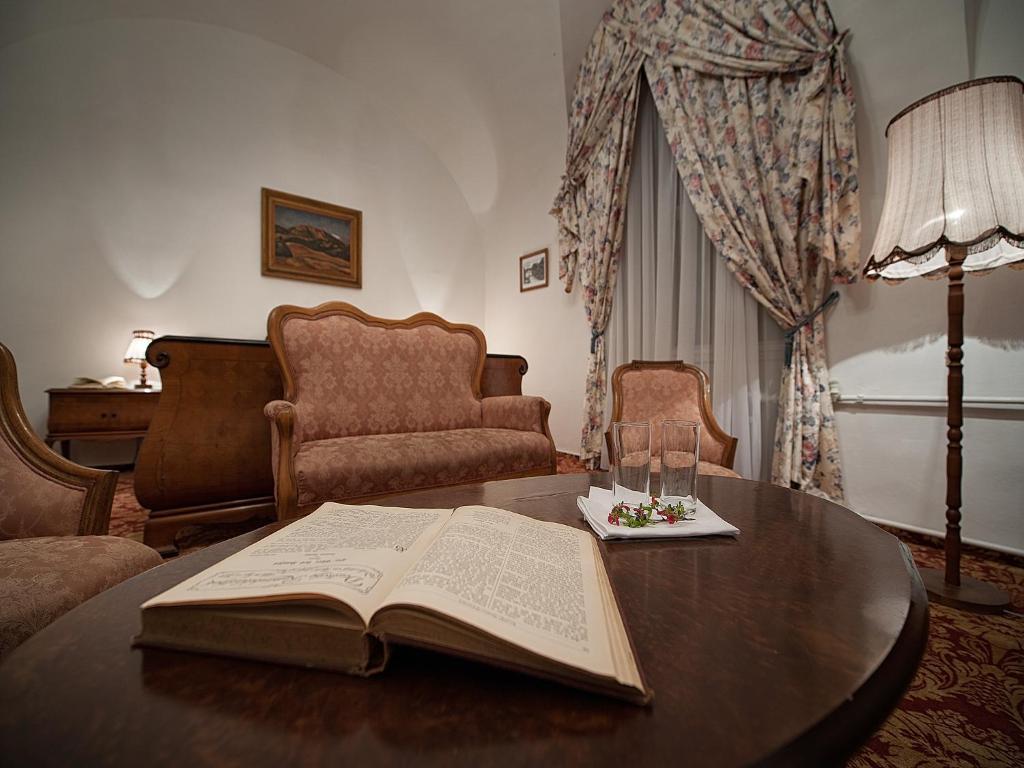 Ea Zamecky Hotel Hrubá Skála 외부 사진