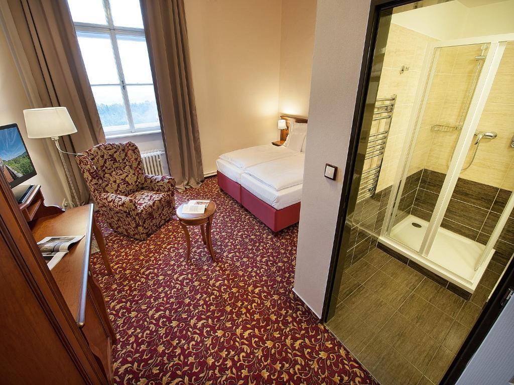 Ea Zamecky Hotel Hrubá Skála 객실 사진