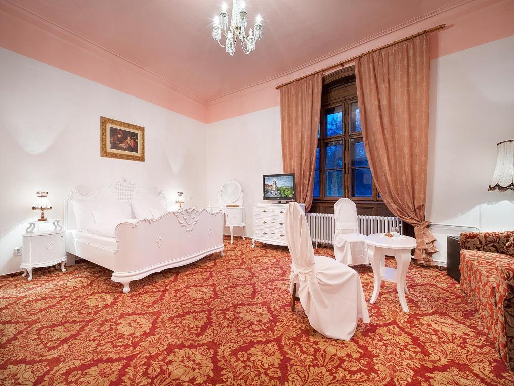 Ea Zamecky Hotel Hrubá Skála 외부 사진