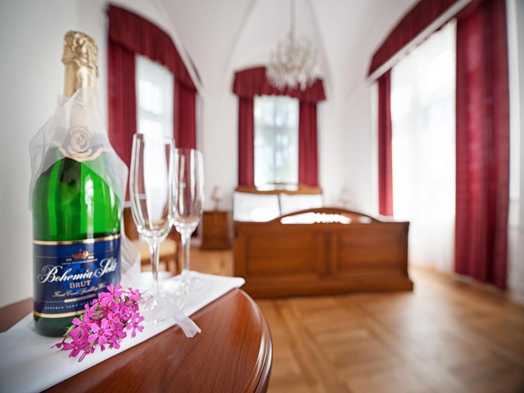 Ea Zamecky Hotel Hrubá Skála 외부 사진